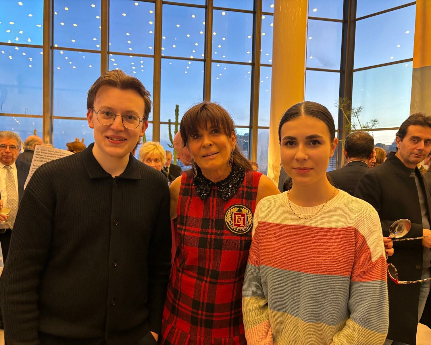 Smadar Eisenberg entourée des 2 artistes